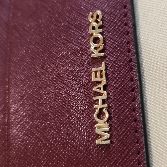 Michael Kors Safiano Leather Card & ID Holder - Picture 2 of 8